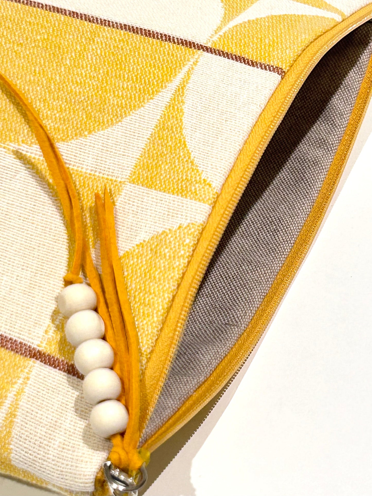 Bolso de Mano Mediano STONE Amarillo (Círculos/Lunares)