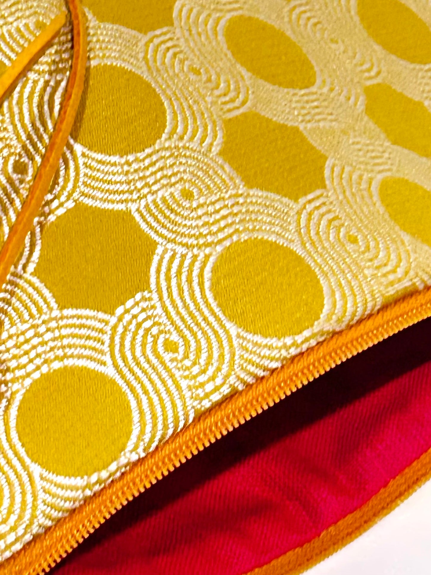 Bolso de Mano Mediano OKYANUS Amarillo